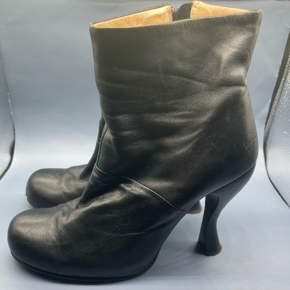 JOHN FLUEVOG ATTENTIONS: JOLIE ZIP BOOTIE, Size 8, Preowned, Hard to Find - Picture 6 of 17